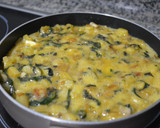 Foto del paso 8 de la receta: Tortilla de patatas y espinacas rellena de queso fresco