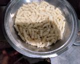 A picture of step 3 of Indian Style Pasta.