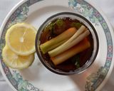 Foto langkah ke 2 dari resep Singapore Lemongrass Mint Tea.