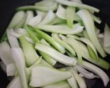 Foto del passaggio 3 della ricetta Pak choi in padella