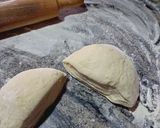 A picture of step 4 of Sausage pie.