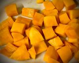 Hình bước làm 2 của món Bánh khoai lang nhân xoài