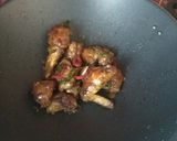 Foto langkah ke 2 dari resep Ayam Goreng Lada Hitam Sederhana #RabuBaru.