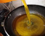 A picture of step 2 of Mango jelly crystal ice cream.
