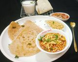 सेव टमाटर सब्जी विथ पराठा रेसिपी चरण 12 फोटो