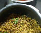 કોલ્હાપુરી મિસળ પાંવ (Kolhapuri Misal Pav Recipe In Gujarati) રેસીપી સ્ટેપ1ફોટો