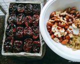 खजूर ड्रायफ्रूटस लाडू रेसिपी (khajur dry fruits ladoo recipe in marathi) रेसिपी स्टेप 2 फोटो