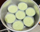 Foto langkah ke 7 dari resep Kue Putu Pandan Dengan Cetakan.