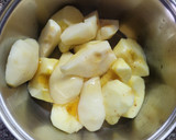 Foto del paso 1 de la receta: Compota de pera y manzana con miel