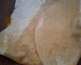 Foto langkah ke 6 dari resep Martabak Telur Kornet Kulit Lumpia Pedas.
