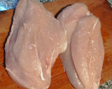 Foto del paso 1 de la receta: Pechuga de pollo con dos salsas