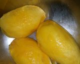 A picture of step 7 of Mango mousse.