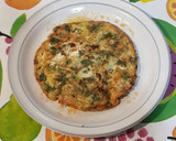 Foto del paso 2 de la receta: Tortilla de espinacas crudas con tomate frito