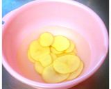 A picture of step 2 of Oven-Baked Vegetable Chips.