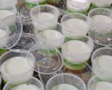 Foto langkah ke 3 dari resep Puding Cup Rainbow.