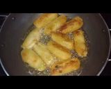 A picture of step 4 of Chicken bread roll.