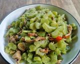 Foto langkah ke 3 dari resep Tumis Pare Usus.