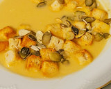 Foto del paso 3 de la receta: Crema de Calabaza con sus pipas y croûtons