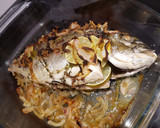 Foto del paso 4 de la receta: Dorada al horno con cebolla caramelizada y puré de boniato con l