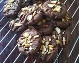 Foto langkah ke 5 dari resep Coklat kacang cookies.