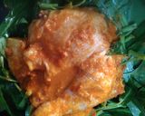 Foto langkah ke 2 dari resep Pepes panggang paha ayam dan kangkung.