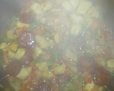Foto del paso 2 de la receta: Patatas al estragón con cúrcuma y chorizo
