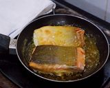 Foto langkah ke 5 dari resep Salmon Steak Ala Rumahan.