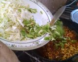 A picture of step 3 of Chicken veg macroni roll.