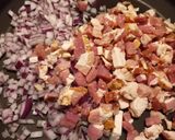 Baconos, lilahagymás rántotta recept fázis 1 fotója