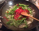 Foto del paso 2 de la receta: Salteado de fideos con vegetales