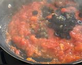 Foto del paso 4 de la receta: Pasta a la puttanesca de sardinas