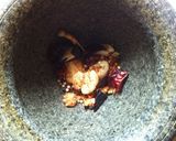 รูปขั้นตอนการทำที่ 2 ของ Oriental Meal : ข้าวผัดแดงแหนมไก่นรก