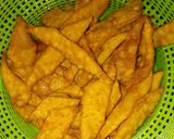 A picture of step 3 of Spicy crackers.