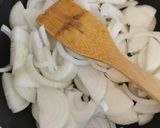 Fokhagymás sertésszűz, sült krumplival, karamellizált hagymával recept fázis 5 fotója