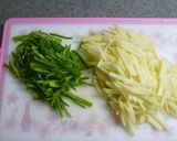 A picture of step 1 of Stir-Fried Shredded Potatoes and Pork Loin.