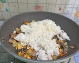 Foto langkah ke 5 dari resep Nasi goreng kentang bumbu sajiku🌶️.