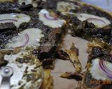 A picture of step 7 of Pizza Ghormeh Sabzi.