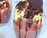 A picture of step 4 of Oreo Chocolate shake.