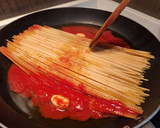Foto del paso 4 de la receta: Spaghetti all'Assassina con Toque Chileno