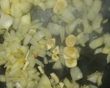 Foto del paso 2 de la receta: Sopa castellana o sopa de ajo (con un toque personal)