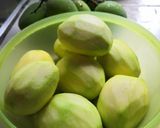 Gambar langkah 1 resipi Kerabu mangga sempoi.
