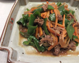 A picture of step 7 of Quick Side Dish: Sweet and Savory Stir-Fried Beef and Bell Peppers.