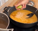 Foto del paso 5 de la receta: Albóndigas de pollo con curry rojo