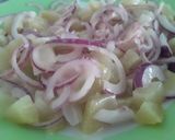 Foto del paso 7 de la receta: Ensalada de chayota / guatila / yota con cebolla morada.