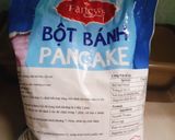 Hình bước làm 3 của món Bánh pancake cuộn phô mai