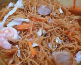 Foto langkah ke 5 dari resep Bihun Goreng.