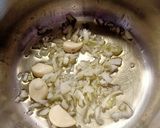 Foto del paso 2 de la receta: Mejillones en salsa de pimientos rojos y pimentón