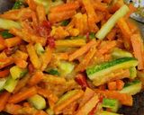 Foto langkah ke 7 dari resep Acar Kuning Wortel Timun.