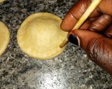 A picture of step 4 of Circled mini meatpies.