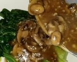 Foto langkah ke 3 dari resep Pakcoy siram jamur.